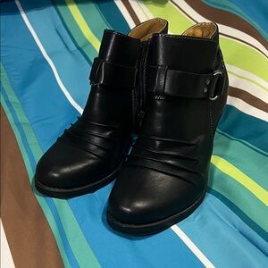 Natural Soul Black Ankle Booties - size 7.5
